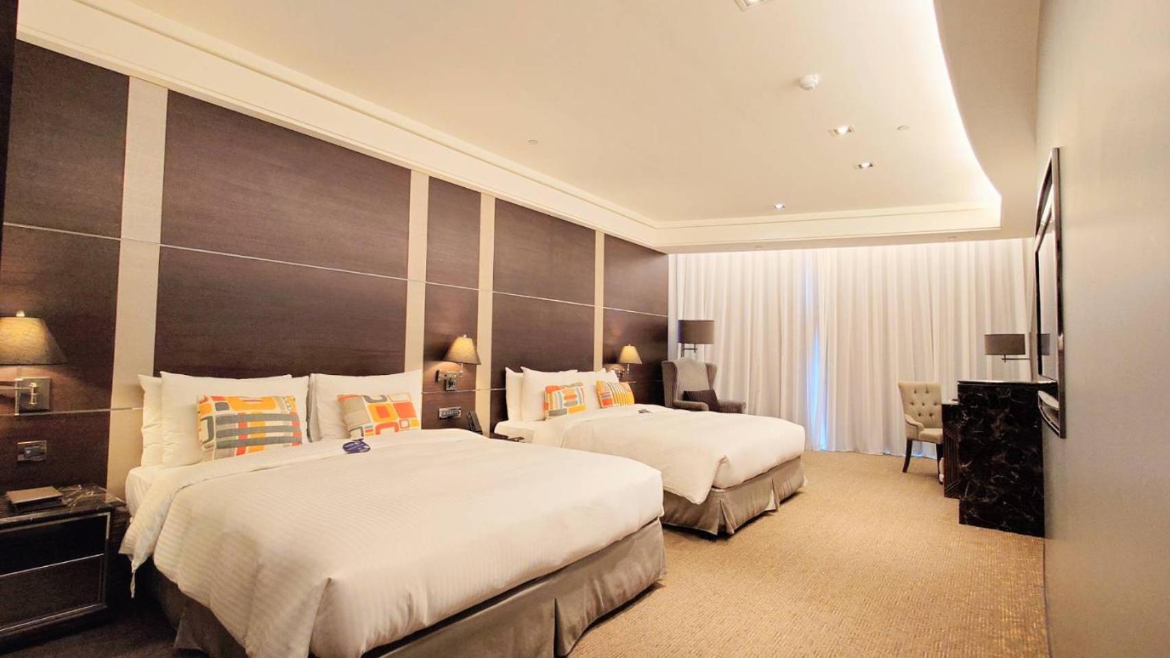 S Aura Hotel Тайпей Екстериор снимка
