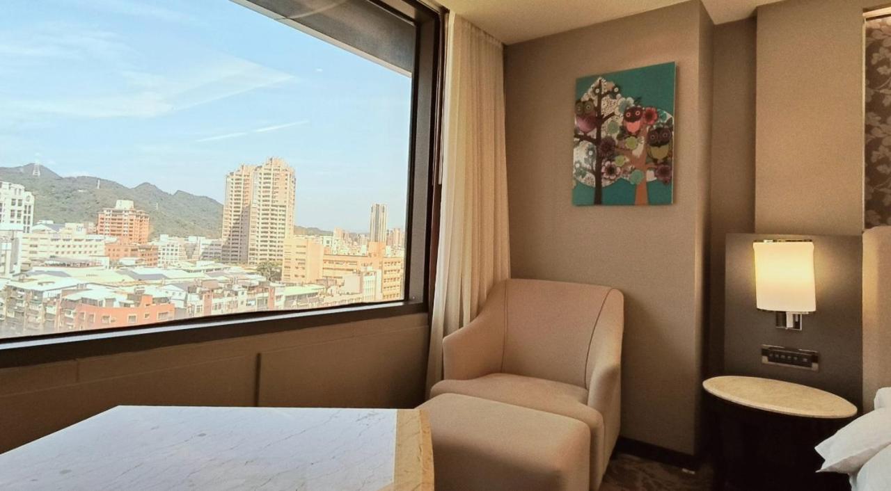 S Aura Hotel Тайпей Екстериор снимка