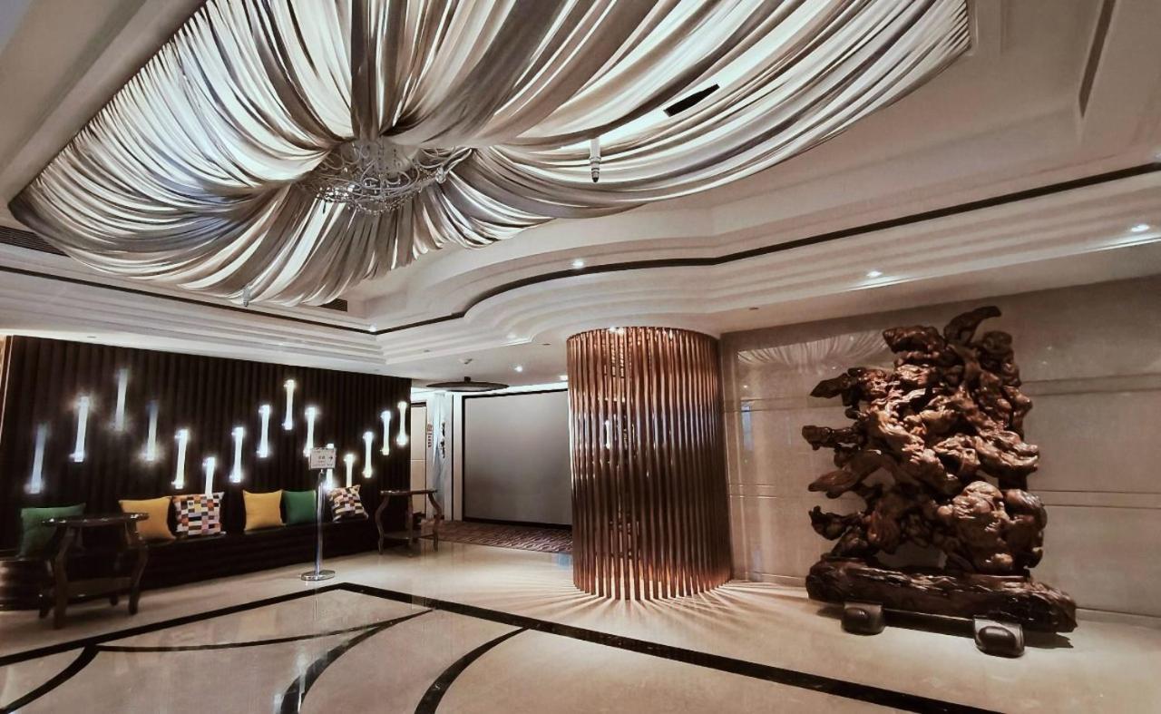 S Aura Hotel Тайпей Екстериор снимка