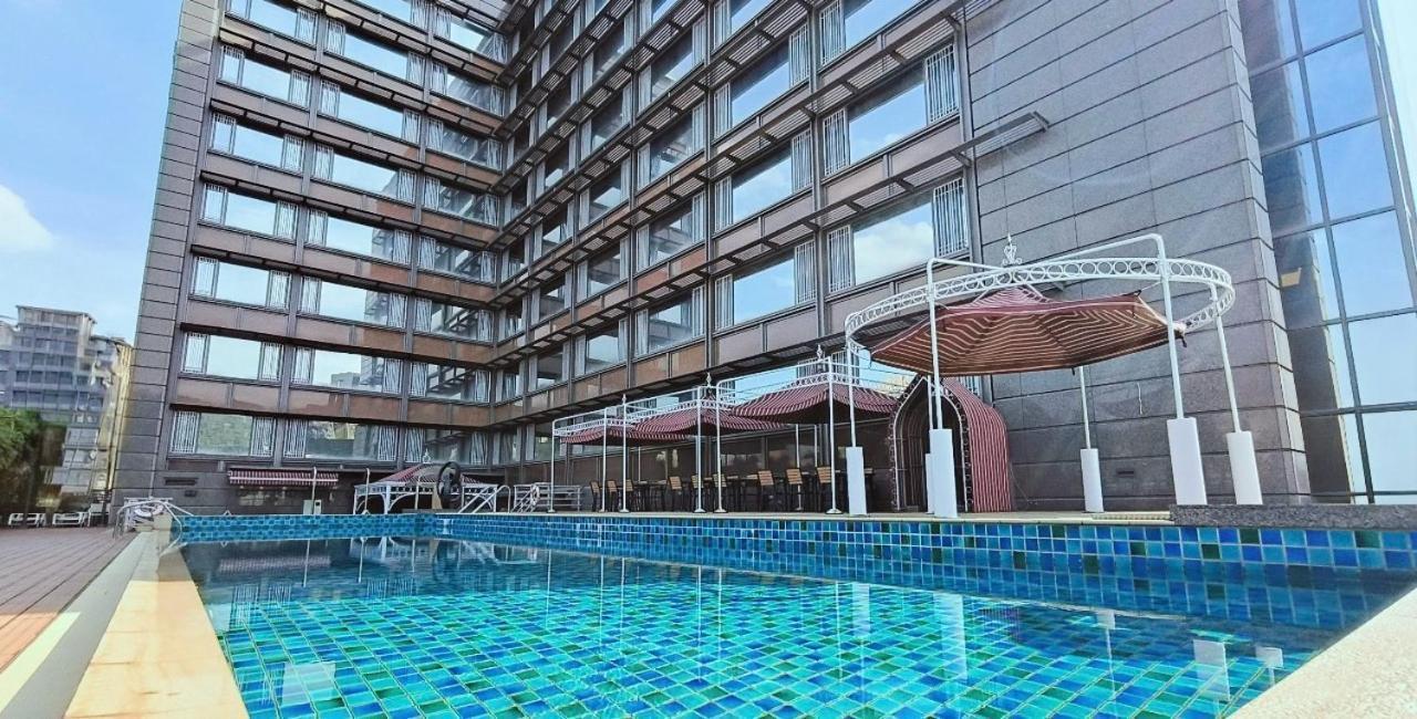 S Aura Hotel Тайпей Екстериор снимка