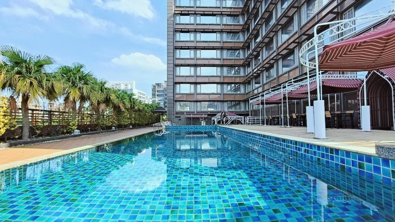 S Aura Hotel Тайпей Екстериор снимка