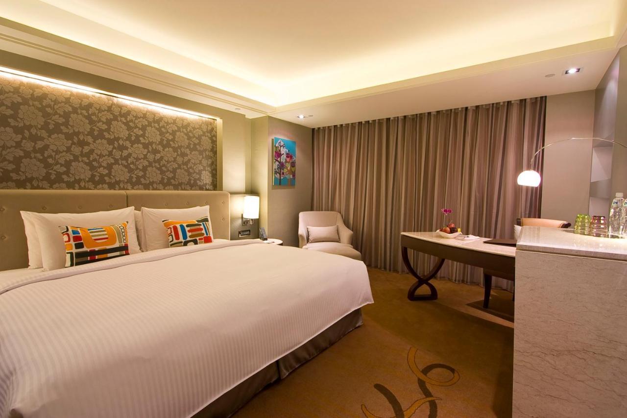 S Aura Hotel Тайпей Екстериор снимка